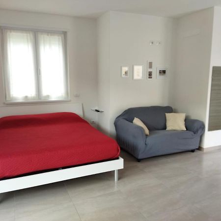 Riva'S Slim House 2 Appartement Buitenkant foto