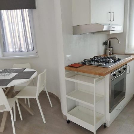 Riva'S Slim House 2 Appartement Buitenkant foto