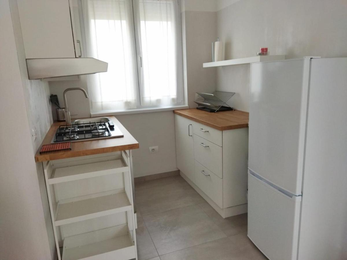 Riva'S Slim House 2 Appartement Buitenkant foto