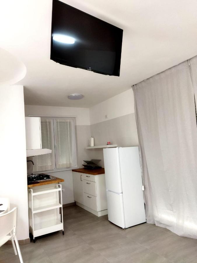 Riva'S Slim House 2 Appartement Buitenkant foto