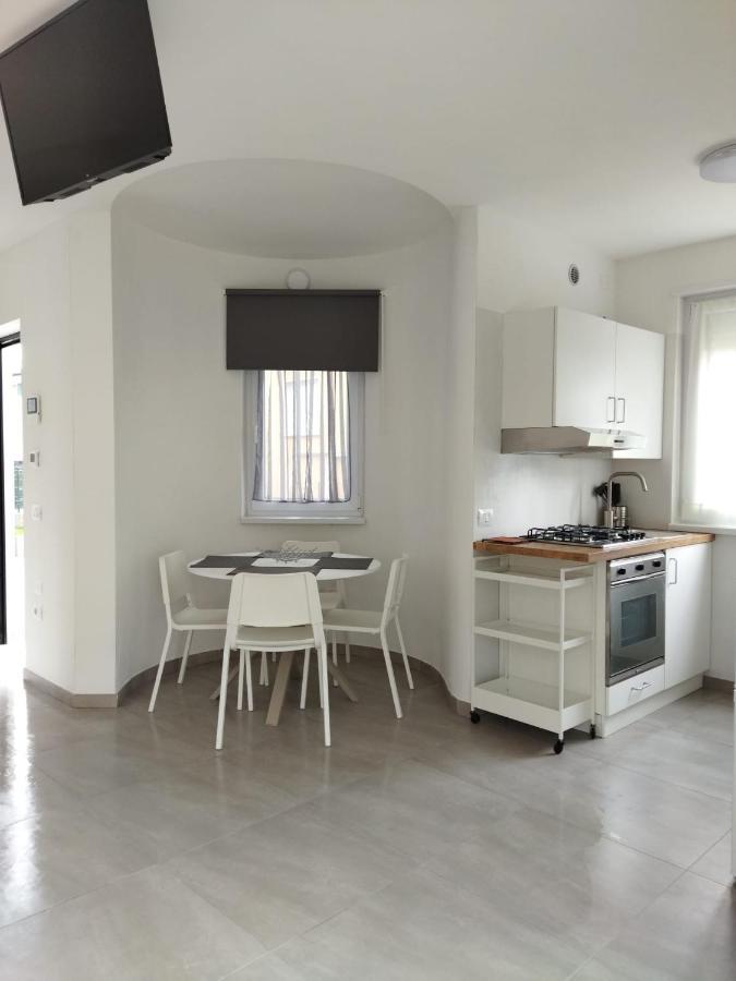 Riva'S Slim House 2 Appartement Buitenkant foto